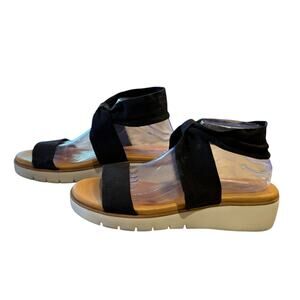 Corso Como Women’s 9.5 Black Slip On Sandals